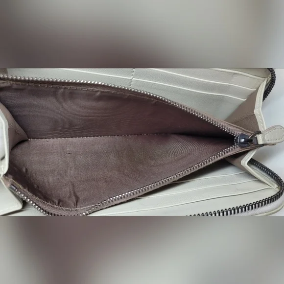 Bottega Veneta White Leather Embroidered Long Zippy Wallet - Picture 10 of 11